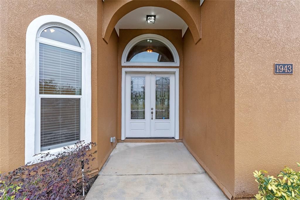 For Sale: $429,900 (3 beds, 3 baths, 2581 Square Feet)
