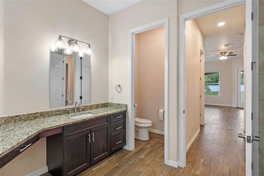 For Sale: $429,900 (3 beds, 3 baths, 2581 Square Feet)
