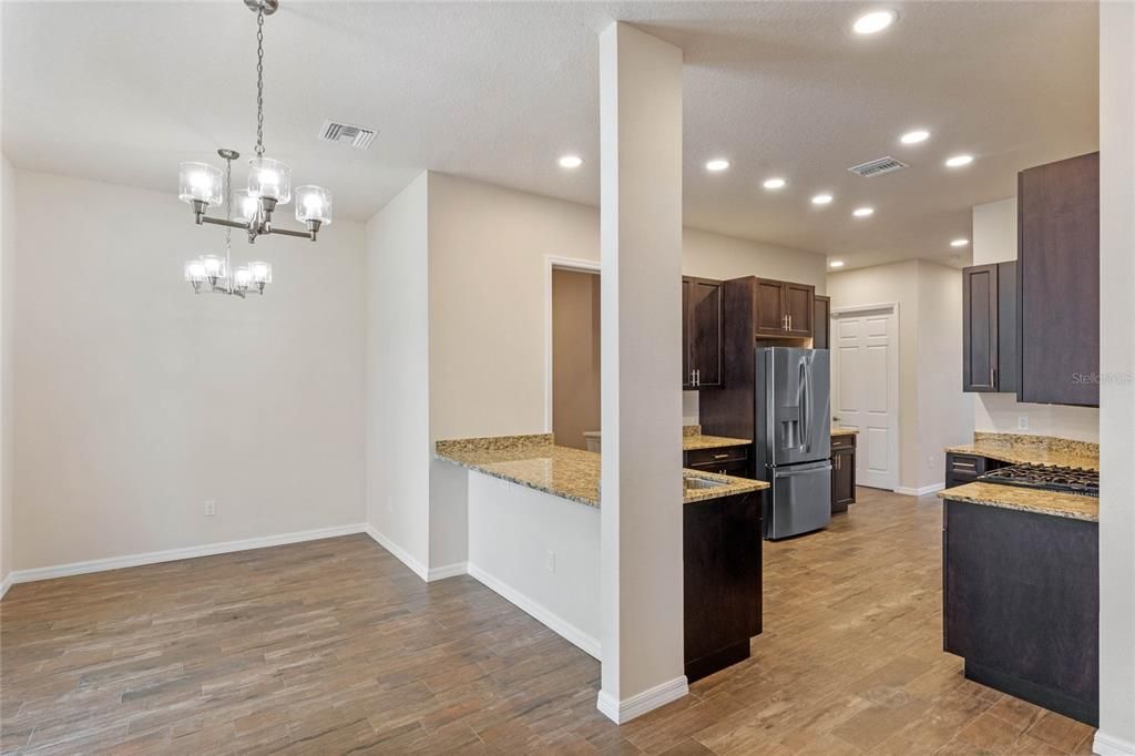 For Sale: $429,900 (3 beds, 3 baths, 2581 Square Feet)