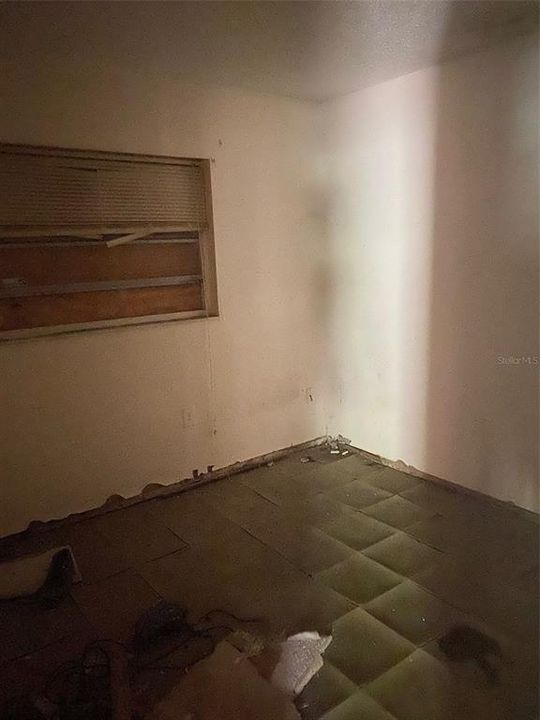 На продажу: $119,900 (6 спален, 0 ванн, 1613 Квадратных фут)