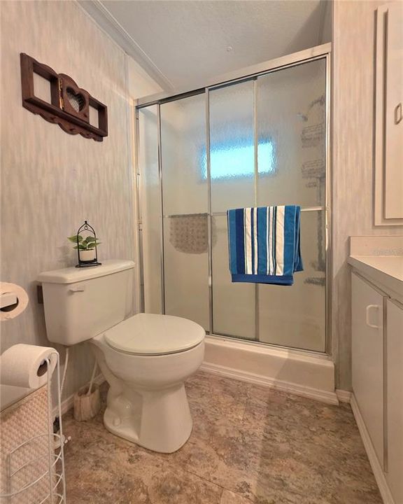 For Sale: $147,900 (2 beds, 2 baths, 1056 Square Feet)