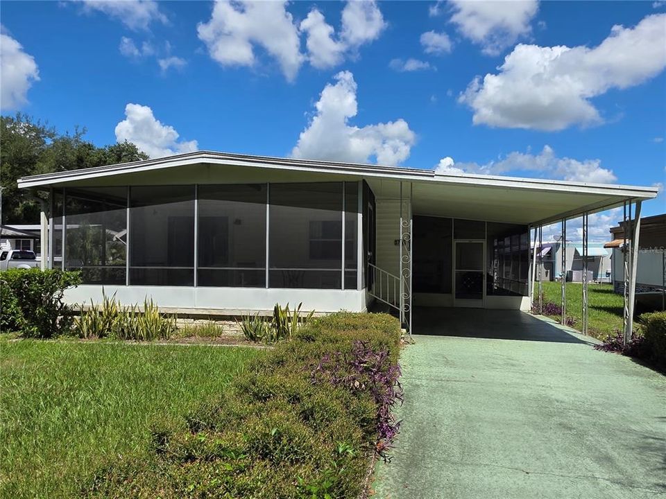 For Sale: $147,900 (2 beds, 2 baths, 1056 Square Feet)