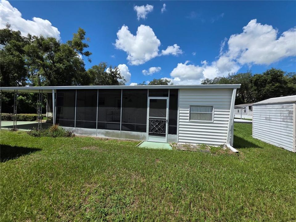 For Sale: $147,900 (2 beds, 2 baths, 1056 Square Feet)