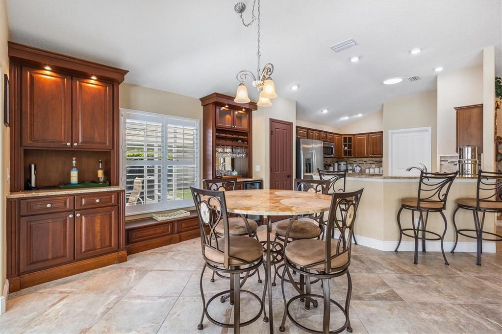 For Rent: $2,500 (3 beds, 2 baths, 2074 Square Feet)