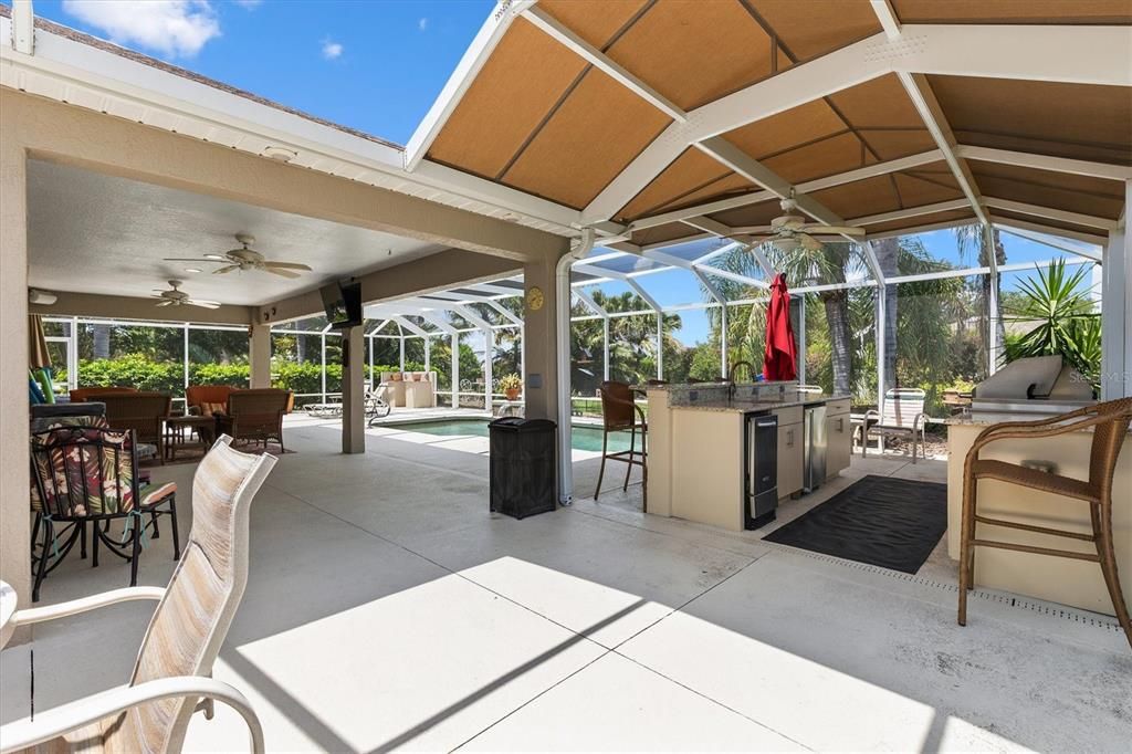 For Rent: $2,500 (3 beds, 2 baths, 2074 Square Feet)