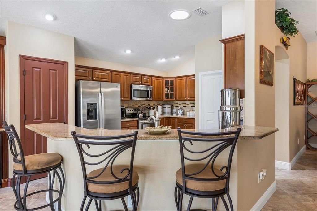 For Rent: $2,500 (3 beds, 2 baths, 2074 Square Feet)