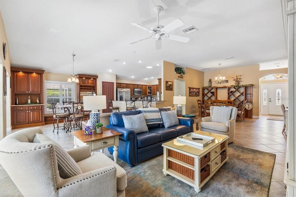 For Rent: $2,500 (3 beds, 2 baths, 2074 Square Feet)