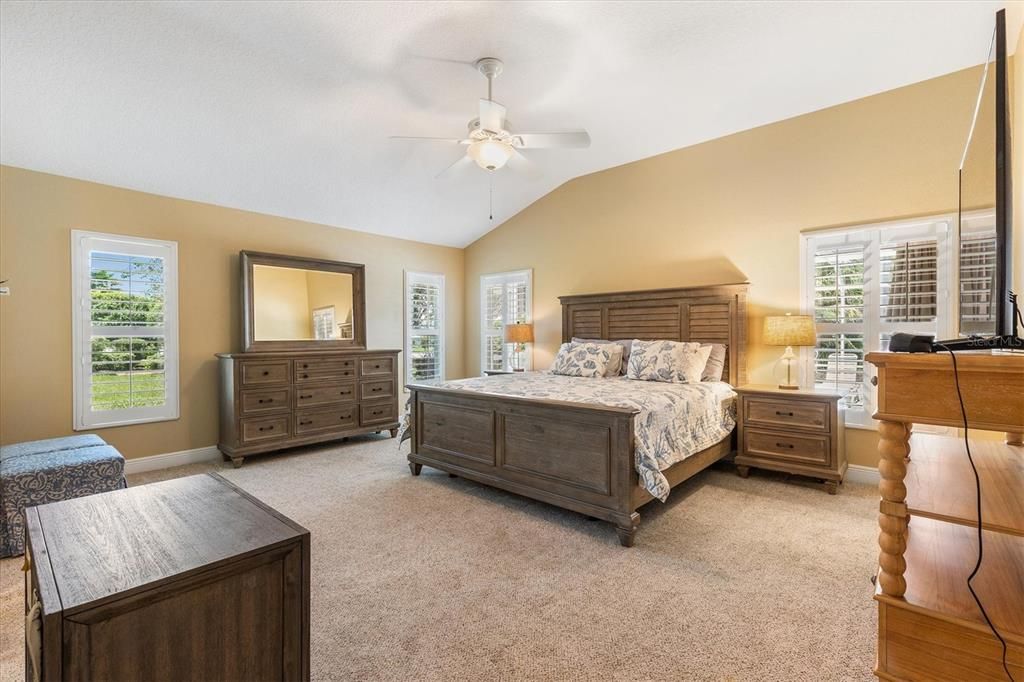 For Rent: $2,500 (3 beds, 2 baths, 2074 Square Feet)