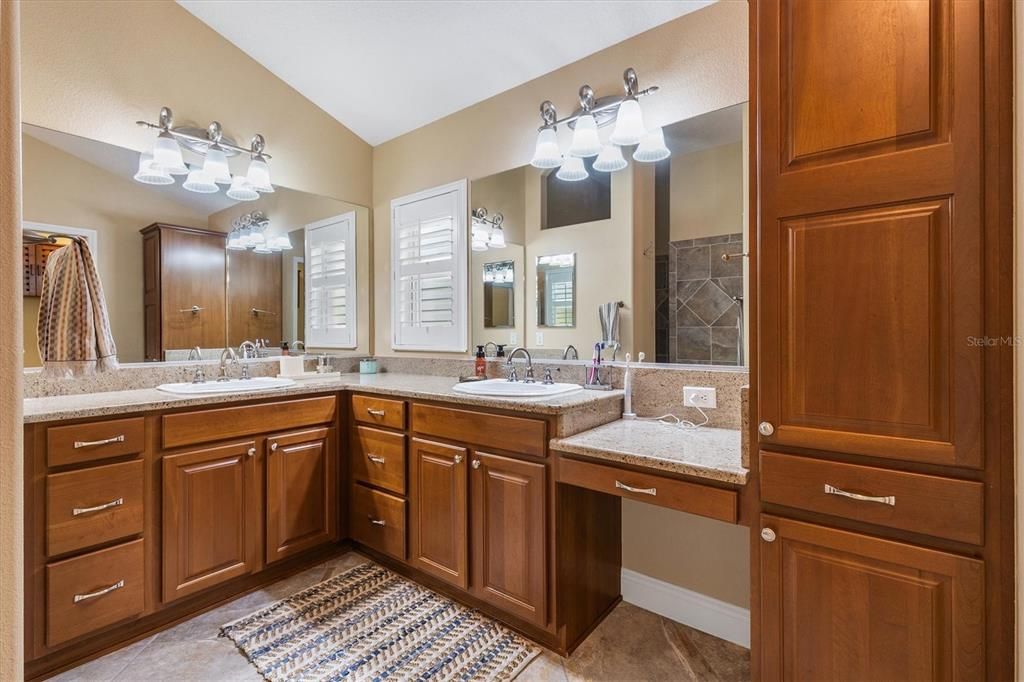 For Rent: $2,500 (3 beds, 2 baths, 2074 Square Feet)