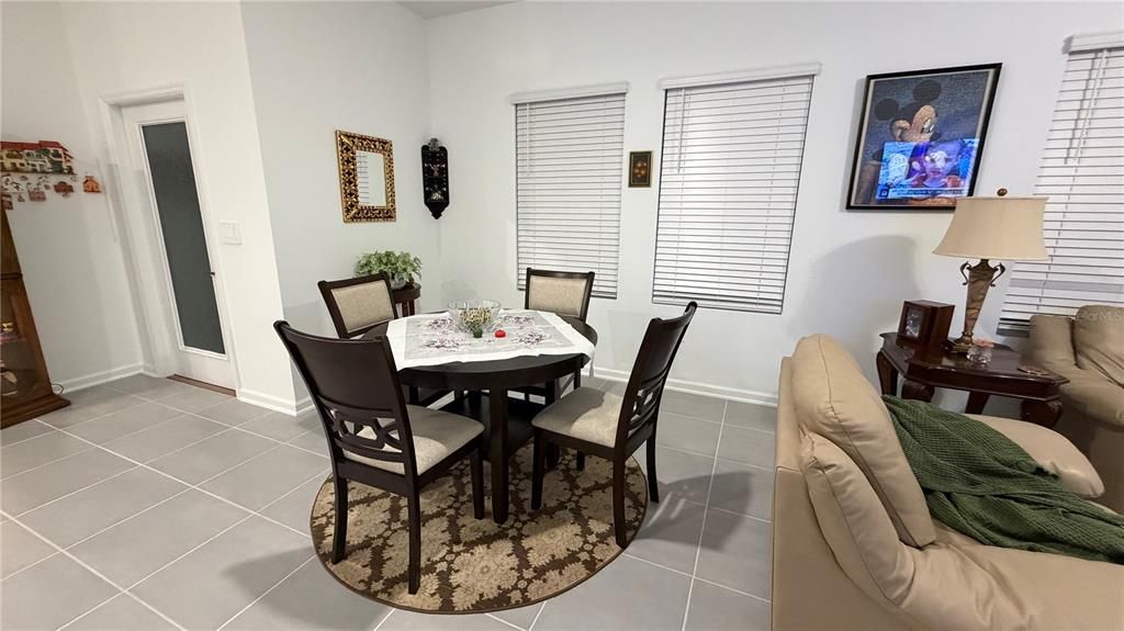 For Rent: $2,000 (3 beds, 2 baths, 1572 Square Feet)