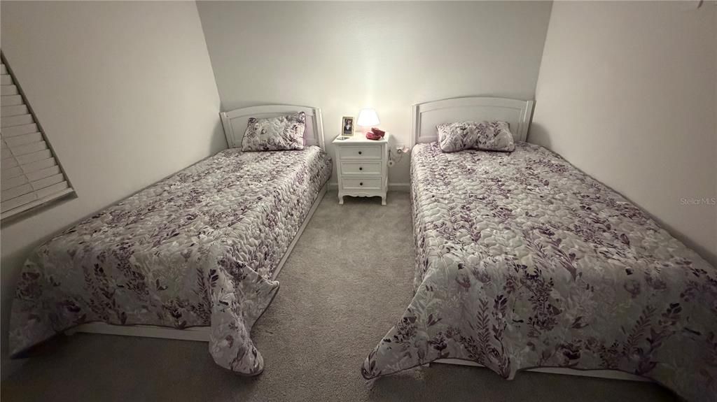 For Rent: $2,000 (3 beds, 2 baths, 1572 Square Feet)