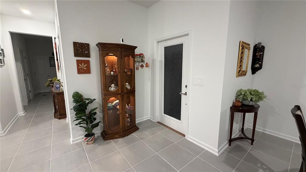 For Rent: $2,000 (3 beds, 2 baths, 1572 Square Feet)