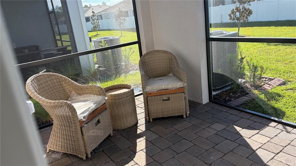 For Rent: $2,000 (3 beds, 2 baths, 1572 Square Feet)