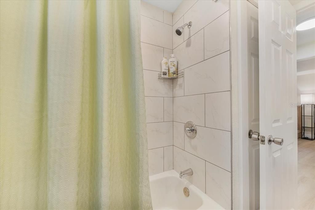 В аренду: $3,000 (4 спален, 2 ванн, 1735 Квадратных фут)