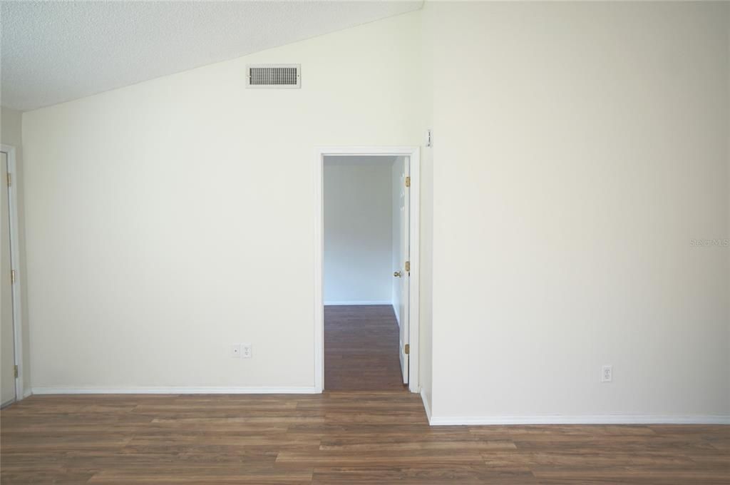For Rent: $1,700 (2 beds, 2 baths, 1036 Square Feet)