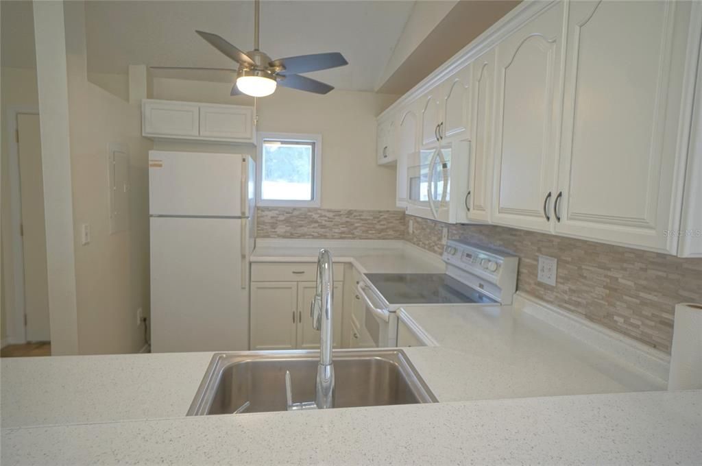 For Rent: $1,700 (2 beds, 2 baths, 1036 Square Feet)