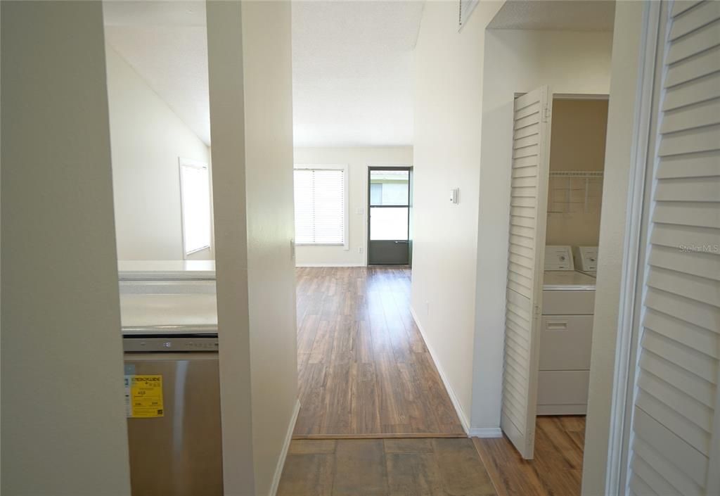 For Rent: $1,700 (2 beds, 2 baths, 1036 Square Feet)