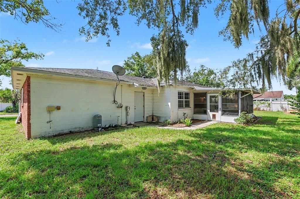 En Venta: $333,000 (3 camas, 2 baños, 1568 Pies cuadrados)