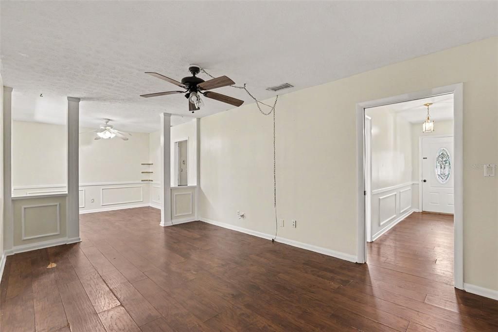 En Venta: $333,000 (3 camas, 2 baños, 1568 Pies cuadrados)