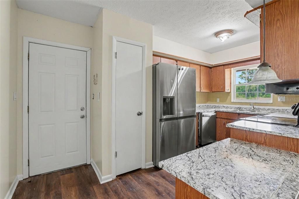 En Venta: $333,000 (3 camas, 2 baños, 1568 Pies cuadrados)