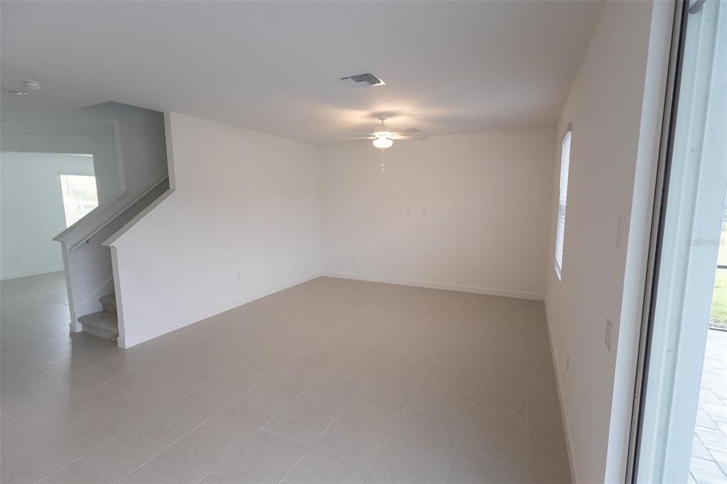 En Venta: $476,256 (4 camas, 2 baños, 2370 Pies cuadrados)