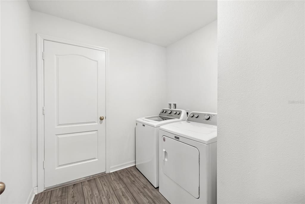 En Venta: $319,900 (3 camas, 2 baños, 1613 Pies cuadrados)