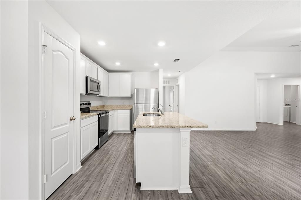 En Venta: $319,900 (3 camas, 2 baños, 1613 Pies cuadrados)