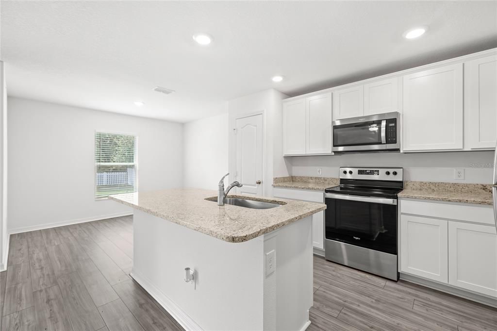 En Venta: $319,900 (3 camas, 2 baños, 1613 Pies cuadrados)