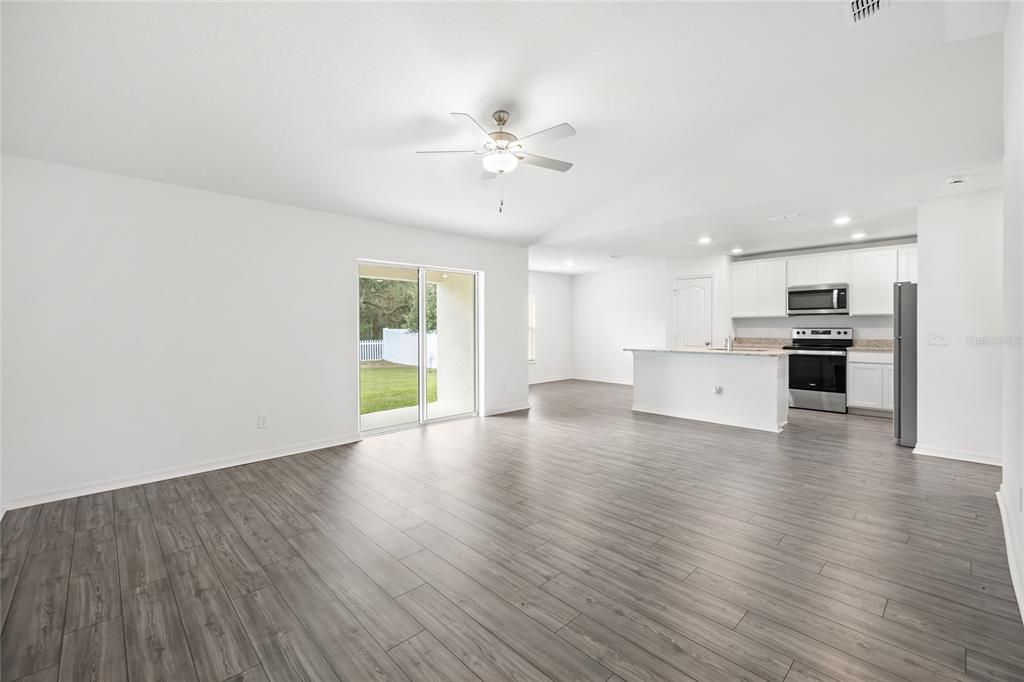 En Venta: $319,900 (3 camas, 2 baños, 1613 Pies cuadrados)