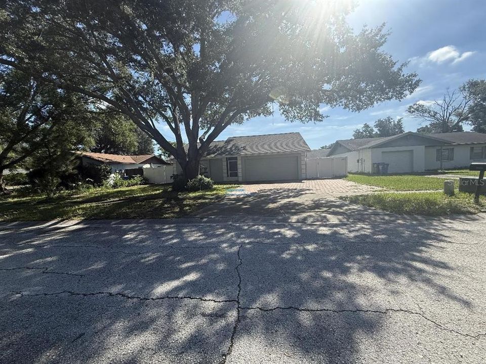 For Rent: $2,395 (3 beds, 2 baths, 1783 Square Feet)