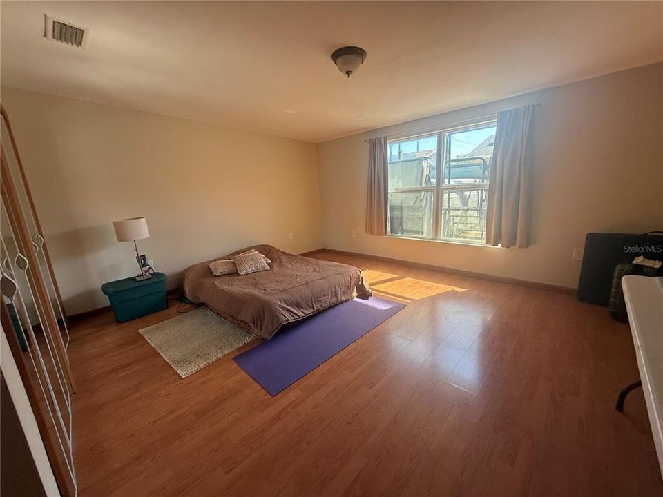 For Rent: $2,395 (3 beds, 2 baths, 1783 Square Feet)