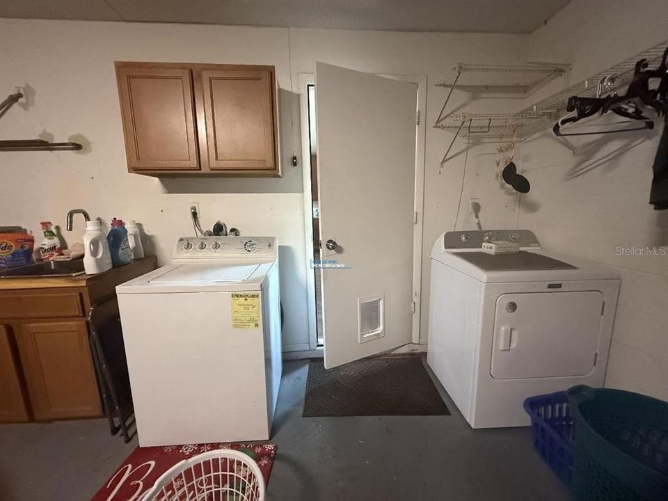 For Rent: $2,395 (3 beds, 2 baths, 1783 Square Feet)