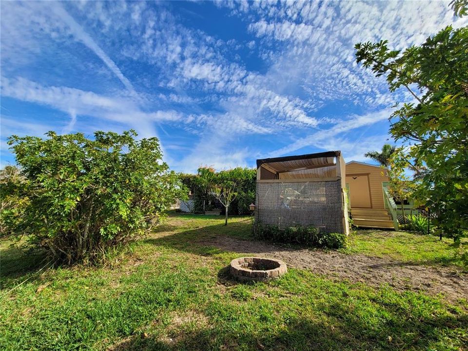 For Sale: $320,000 (3 beds, 2 baths, 1239 Square Feet)