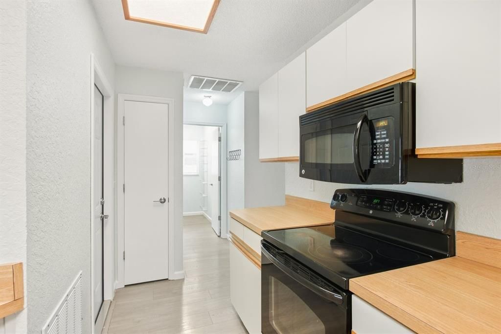 For Sale: $515,000 (4 beds, 2 baths, 1788 Square Feet)