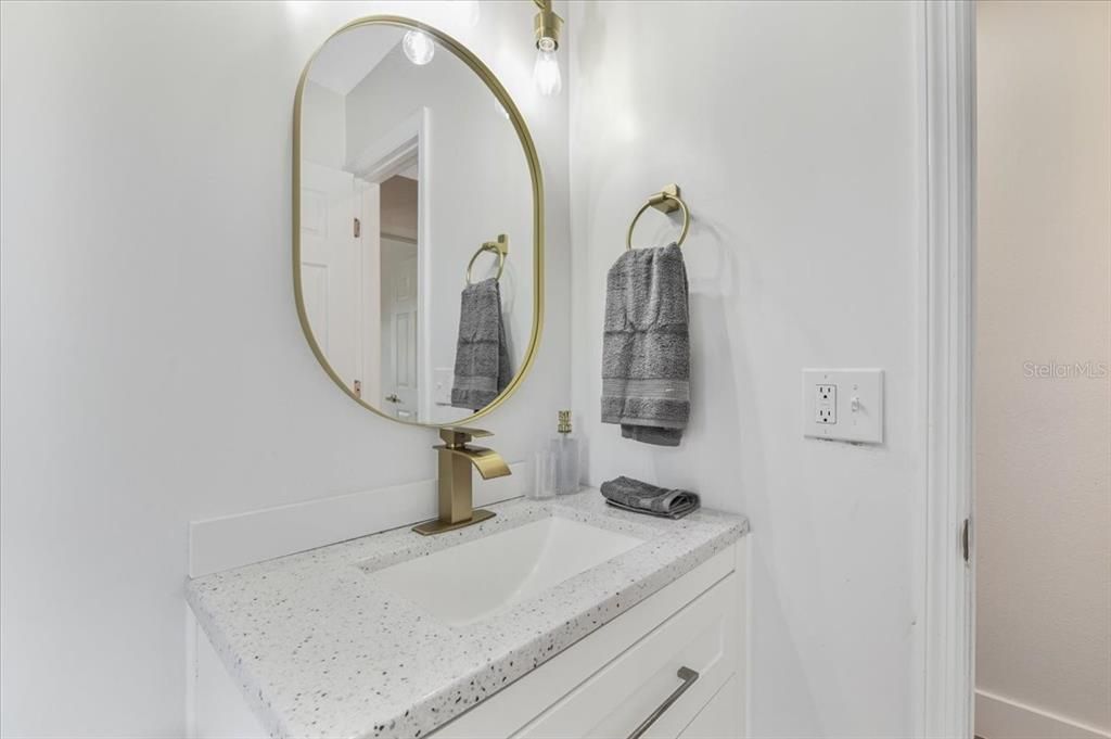 For Rent: $2,400 (3 beds, 2 baths, 1016 Square Feet)
