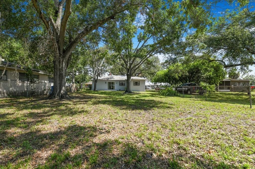 For Rent: $2,400 (3 beds, 2 baths, 1016 Square Feet)