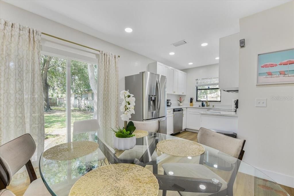 For Rent: $2,400 (3 beds, 2 baths, 1016 Square Feet)