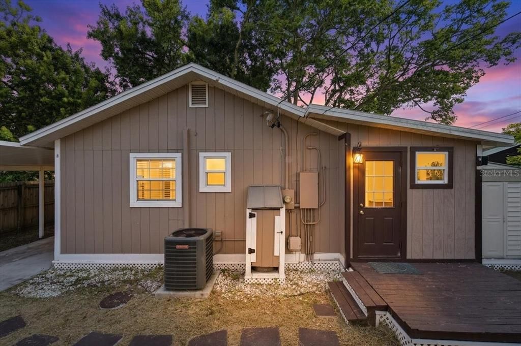 For Sale: $337,900 (3 beds, 2 baths, 756 Square Feet)
