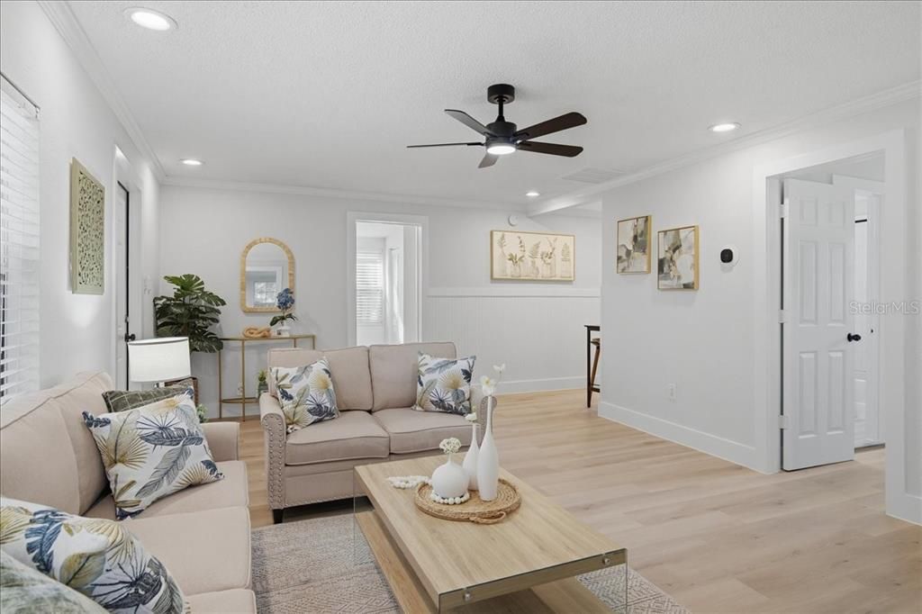 For Sale: $337,900 (3 beds, 2 baths, 756 Square Feet)