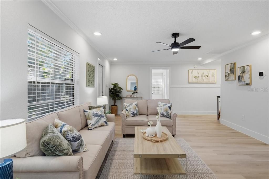 For Sale: $337,900 (3 beds, 2 baths, 756 Square Feet)