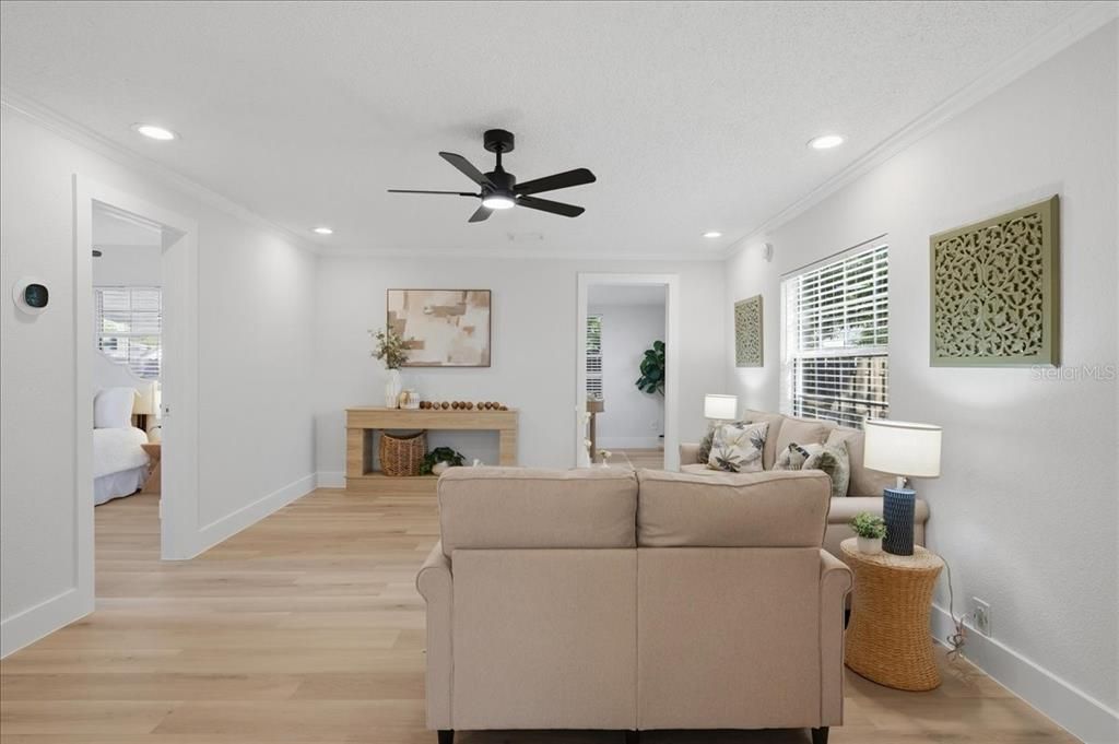 For Sale: $337,900 (3 beds, 2 baths, 756 Square Feet)