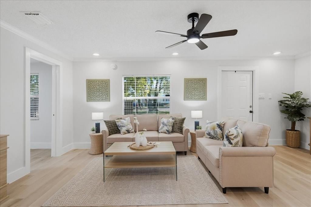 For Sale: $337,900 (3 beds, 2 baths, 756 Square Feet)