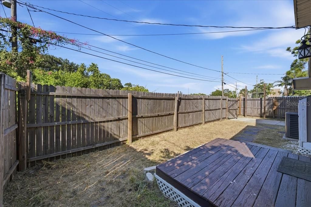 For Sale: $337,900 (3 beds, 2 baths, 756 Square Feet)
