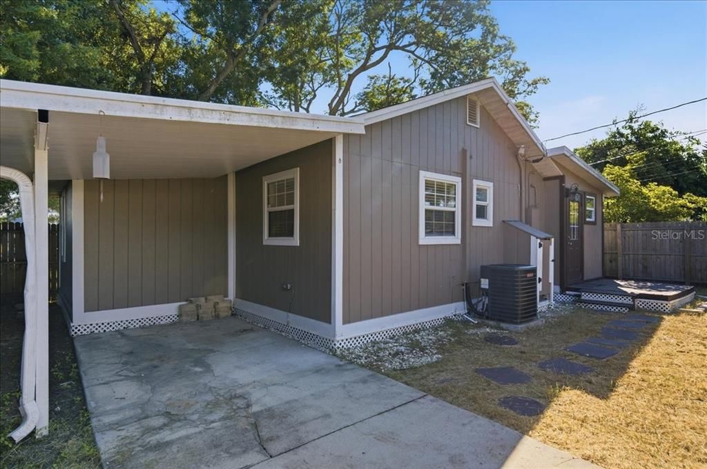 For Sale: $337,900 (3 beds, 2 baths, 756 Square Feet)