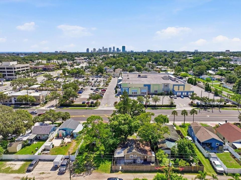 For Sale: $337,900 (3 beds, 2 baths, 756 Square Feet)
