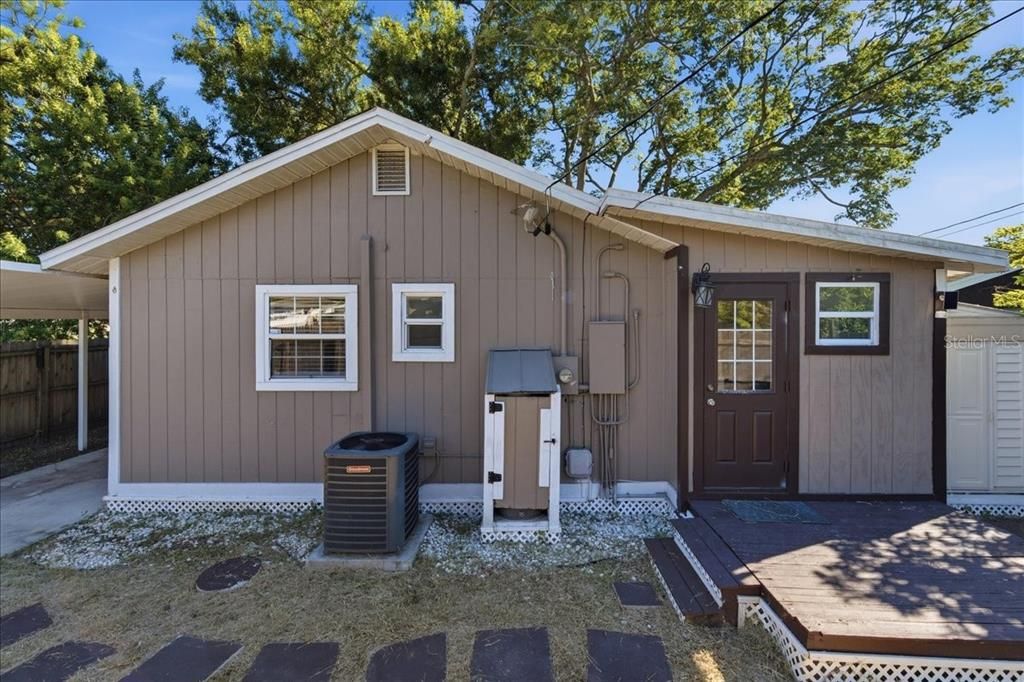 For Sale: $337,900 (3 beds, 2 baths, 756 Square Feet)