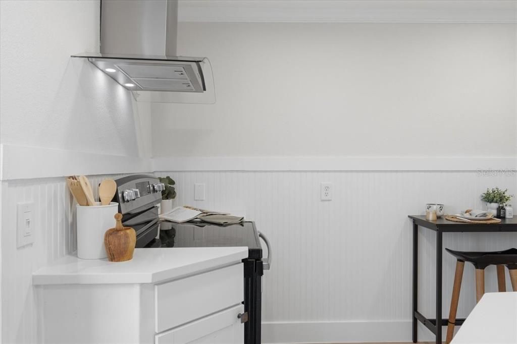 For Sale: $337,900 (3 beds, 2 baths, 756 Square Feet)