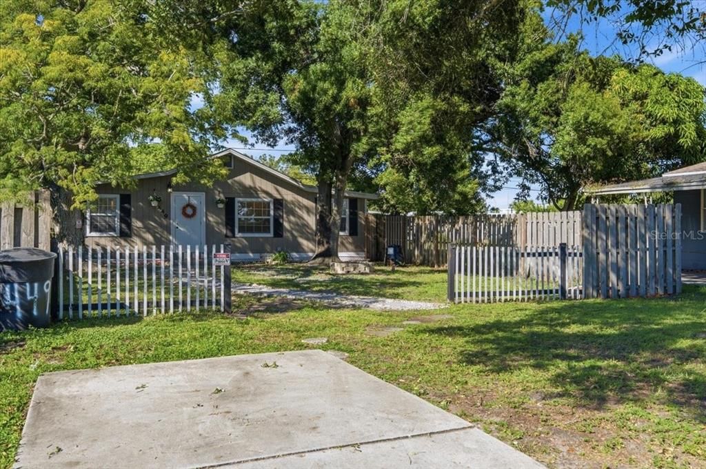 For Sale: $337,900 (3 beds, 2 baths, 756 Square Feet)