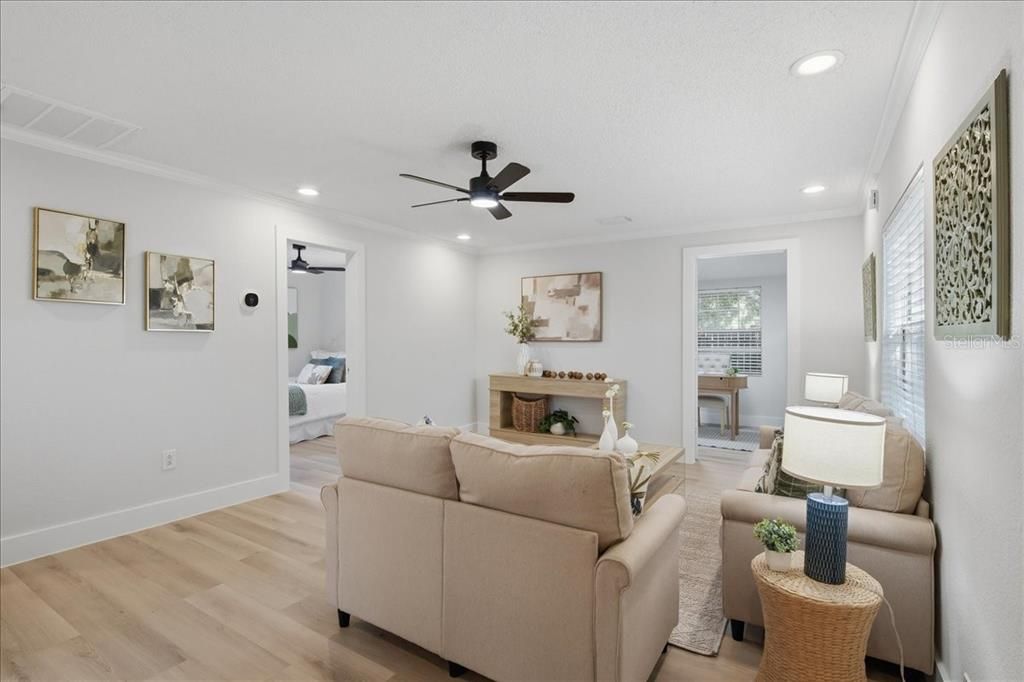 For Sale: $337,900 (3 beds, 2 baths, 756 Square Feet)