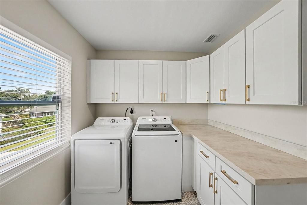 For Sale: $499,900 (3 beds, 2 baths, 1646 Square Feet)